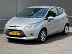 Ford Fiesta 1.6 TDCi Ghia pdc airco nieuwe apk, Voorwielaandrijving, Euro 5, Gebruikt, 750 kg