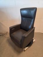 Prominent lederen sta op stoel / opsta stoel op draaiplateau, Huis en Inrichting, Fauteuils, Ophalen, Minder dan 75 cm, Leer, 50 tot 75 cm