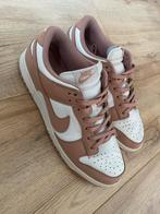 Nike dunk low Rose Whisper maat 44, Kleding | Dames, Schoenen, Ophalen of Verzenden, Roze, Sneakers of Gympen