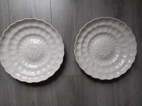 Twee wandborden porcelyne Fles koningin Wilhelmina Juliana, Antiek en Kunst, Antiek | Wandborden en Tegels, Ophalen of Verzenden