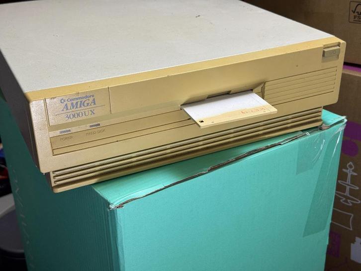 ZELDZAAM: Commodore Amiga 3000UX  | Verzamelaarsstuk, Computers en Software, Vintage Computers, Ophalen