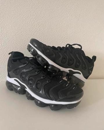  Te koop: Sportieve Nike & Puma schoenen – als nieuw! beschikbaar voor biedingen