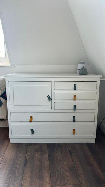 Vintage commode