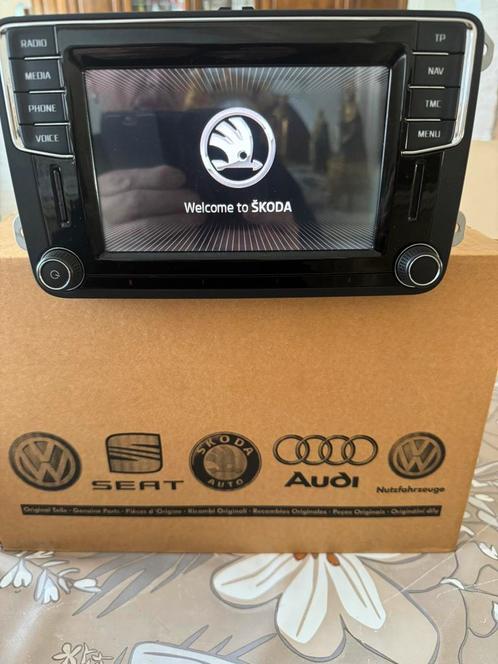 navigatie discover media met apple CarPlay voor skoda, Auto diversen, Autonavigatie, Zo goed als nieuw, Ophalen of Verzenden