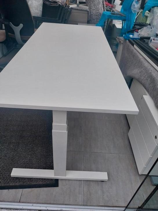 Diverse bureaus ook zit-sta en duo, Huis en Inrichting, Bureaus, Zo goed als nieuw, Ophalen