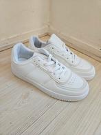 Sneakers dames maat 38 Nieuw in doos Weide, Wit, Nieuw, Ophalen of Verzenden, Sneakers of Gympen
