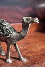Handgemaakte kameelbeeldje met zilverkleurige afwerking, Ophalen of Verzenden