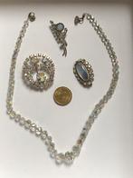 Vintage set 3 broches en ketting necklace aurora borealis, Overige materialen, Gebruikt, Overige kleuren, Minder dan 4 cm