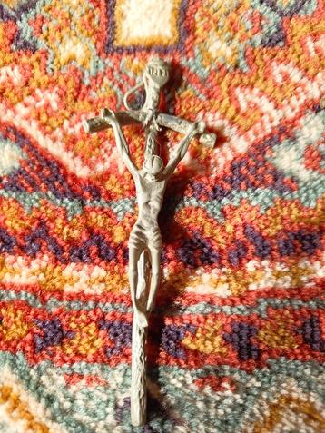 Antiek Metalen Kruisbeeld Jezus Christus beschikbaar voor biedingen