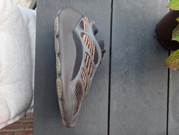 Yeezy 700 clay brown origineel  beschikbaar voor biedingen