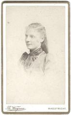 CDV Jonge Vrouw Lang Haar Foto Weijnen Maestricht Maastricht, Gebruikt, Foto, Ophalen of Verzenden, Voor 1940