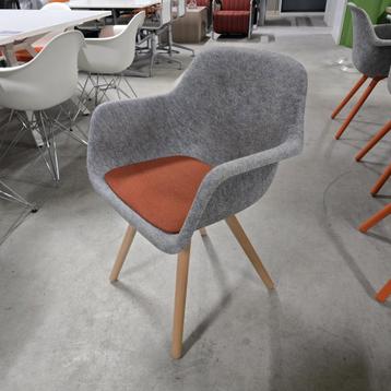 VEPA Felt kantoorstoel met beuken poten - grijs / oranje beschikbaar voor biedingen