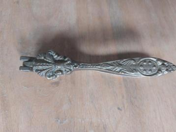 Vintage Messing Notenkraker beschikbaar voor biedingen
