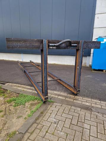 ~ NIEUW ~ 20 ft zeecontainer haakarm slede  beschikbaar voor biedingen