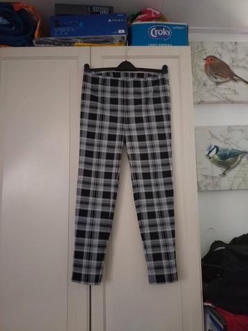 Mooie nette  zwart grijs wit geruite pantalon broek Paola 40 beschikbaar voor biedingen