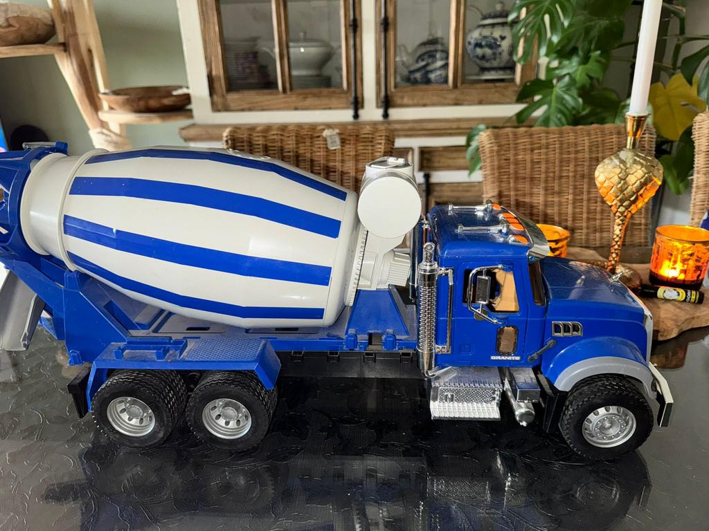 MACK Granite truck betonmixer Modelvoertuig, Ophalen of Verzenden, Zo goed als nieuw