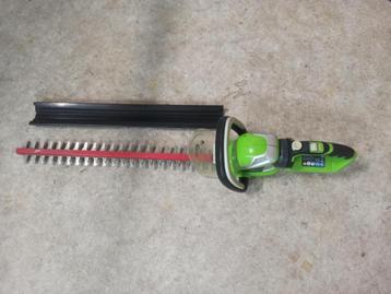 Greenworks 22637T Heggenschaar Inclusief lader en accu -0079 beschikbaar voor biedingen