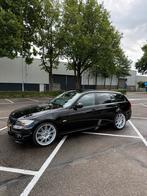 BMW E91 335i Touring 2010 LCI Zwart handgeschakeld, Auto's, BMW, Achterwielaandrijving, Zwart, Leder en Stof, Zwart