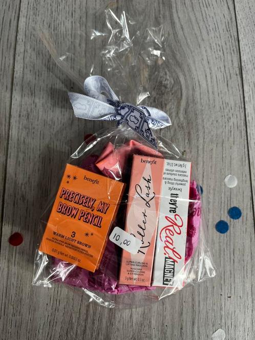 BENEFIT cadeaupakket 2 mini mascara, Sieraden, Tassen en Uiterlijk, Uiterlijk | Cosmetica en Make-up, Zo goed als nieuw, Ogen