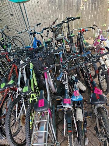 Jongens, meisjes, dames en herenfietsen partij ongerepareerd beschikbaar voor biedingen