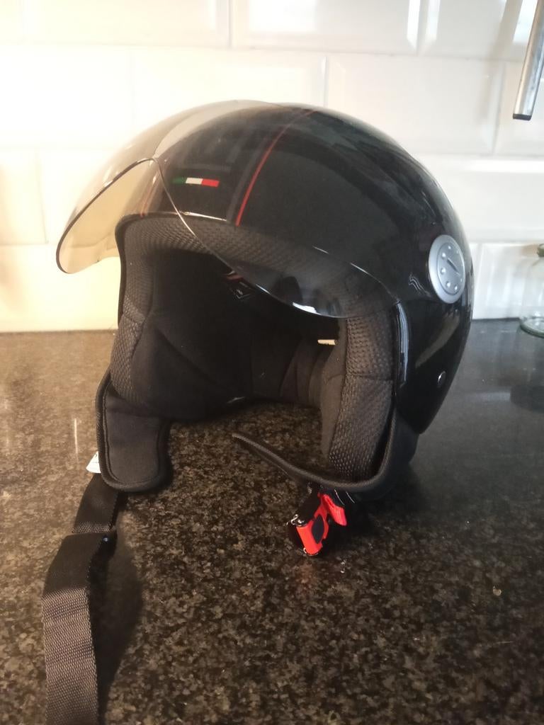 Stijlvolle zwarte scooterhelm - Zo goed als nieuw!, Ophalen of Verzenden, Zo goed als nieuw, Medium, Onbekend