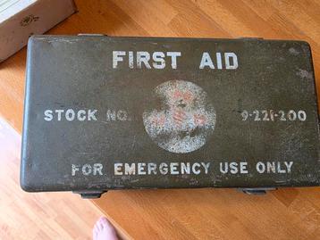 Jeep verband trommel. Kit first aid. 1. beschikbaar voor biedingen