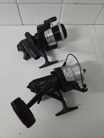 2x Shimano 4500 Baitrunner Molens beschikbaar voor biedingen