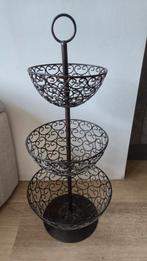 3-laags etagere, 70 cm hoog, grootste diameter 30 cm, Ophalen, Zo goed als nieuw