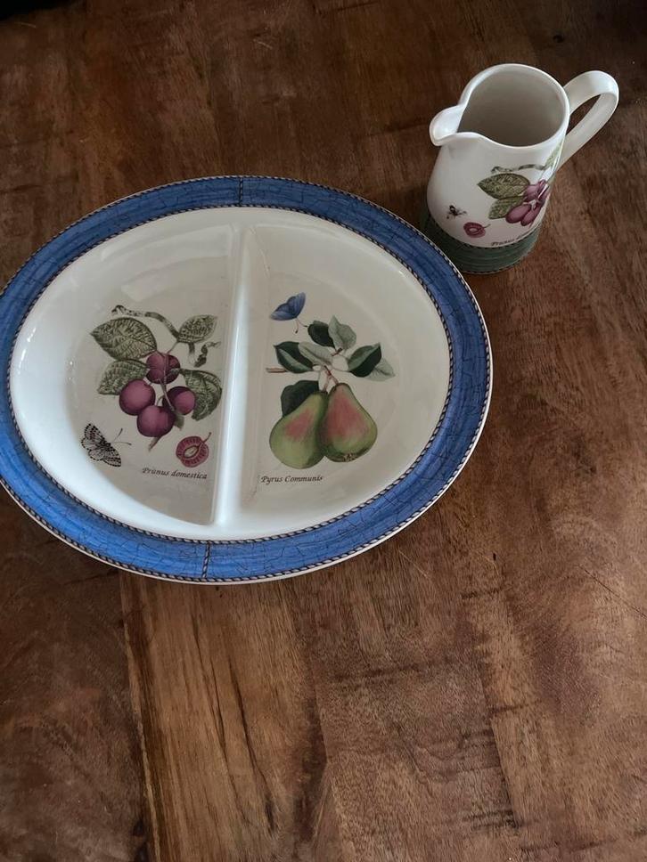 Wedgwood Sarah's Garden Groenteschaal & Melkkan, Huis en Inrichting, Keuken | Servies, Gebruikt, Bord(en), Wedgwood, Aardewerk