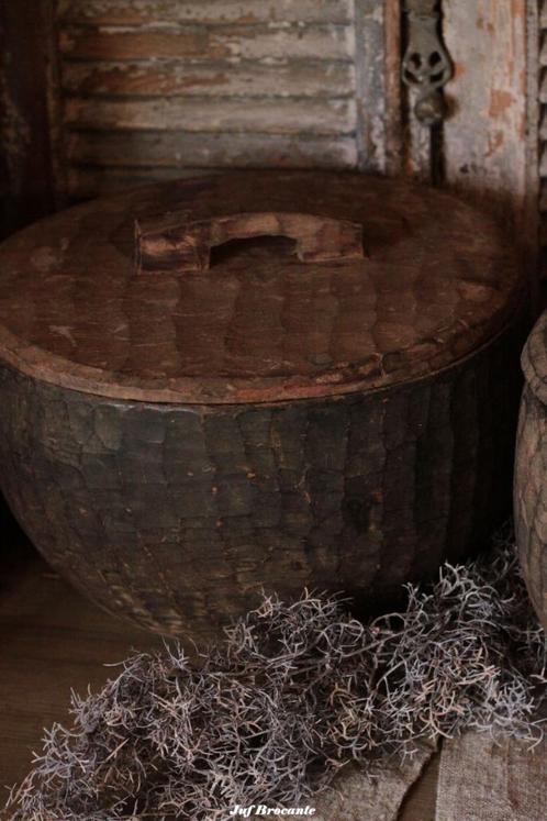 (Groot formaat) oude houten pot met deksel uit Indonesië, Huis en Inrichting, Woonaccessoires | Overige, Nieuw, Ophalen of Verzenden