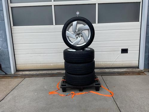 Volkswagen  Golf - GTE.  Zomerset.  225 - 45 - 17., Auto-onderdelen, Banden en Velgen, Banden en Velgen, Zomerbanden, 17 inch
