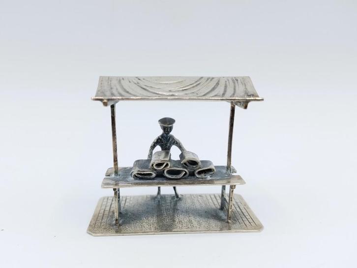 Zilveren miniatuur stoffenverkoper, Antiek en Kunst, Antiek | Goud en Zilver, Zilver, Verzenden