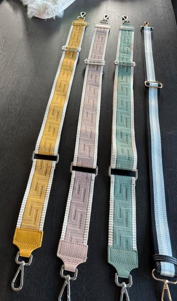 4 nieuwe bagstrapes voor een tas beschikbaar voor biedingen