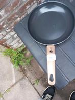 Koekenpan nieuw, Huis en Inrichting, Keuken | Potten en Pannen, Ophalen of Verzenden, Zo goed als nieuw, Overige materialen, Koekenpan of Braadpan