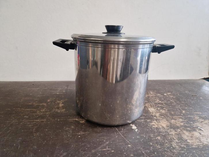 Mooie grote soeppan stamppot pan 8 liter, Huis en Inrichting, Keuken | Potten en Pannen, Gebruikt, Kookpan of Snelkookpan, Rvs