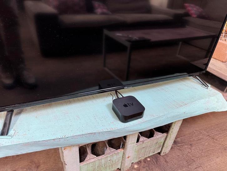 Apple TV 4K (2e generatie, 2021) – A12 Bionic – met Siri Rem, Audio, Tv en Foto, Soundbars, Zo goed als nieuw, Ophalen