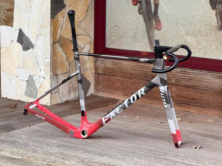Factor Aluto Frameset Quattro Grey 58cm 2026, Fietsen en Brommers, Fietsen | Racefietsen, Nieuw, Overige merken, 57 tot 61 cm