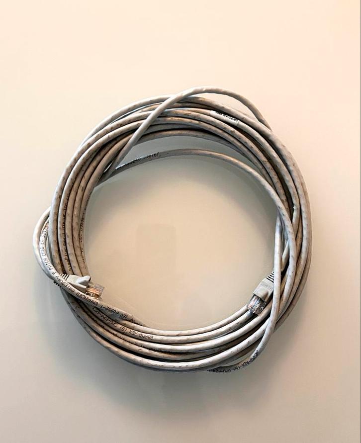 Netwerk kabel 10 Meter, Computers en Software, Pc- en Netwerkkabels, Gebruikt, Ophalen