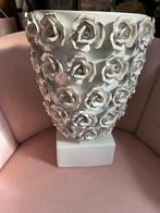 3D porseleinen bloempot/vaas met rozen wit van kleur, Ophalen, Wit, Aardewerk of Porselein, Zo goed als nieuw