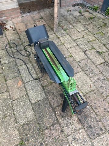 Houtklover - Elektrisch beschikbaar voor biedingen