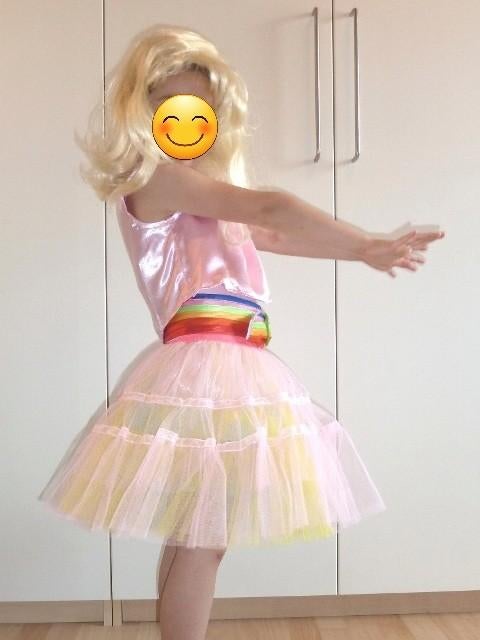 K3 Verkleedkostuum jurk verkleedset met pruik 122 128, Kinderen en Baby's, Carnavalskleding en Verkleedspullen, Nieuw, Meisje