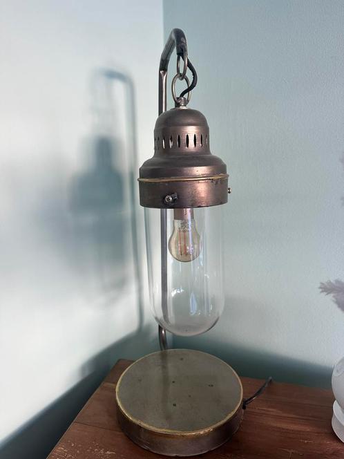 Te koop Zeer mooi apparte tafellamp., Huis en Inrichting, Lampen | Tafellampen, Zo goed als nieuw, Metaal, Ophalen of Verzenden