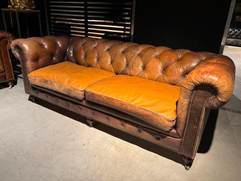 Antieke Chesterfield 3 zits Bank, Huis en Inrichting, Banken | Sofa's en Chaises Longues, Gebruikt, Driepersoons, 200 tot 250 cm