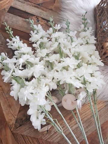 Nieuw 6 witte kunst/sier bloemen takken  beschikbaar voor biedingen
