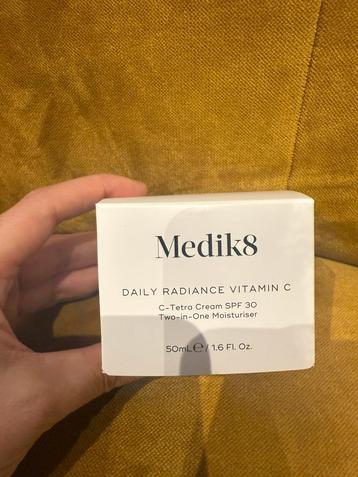 Medik8 daily radiance Vitamin C (50ml) beschikbaar voor biedingen