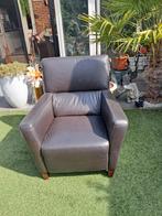 Mooie bruine leren stoel - gratis af te halen!, Huis en Inrichting, Stoelen, Ophalen, Gebruikt, Hout, Modern
