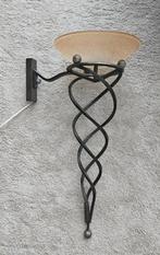 Terzani wandlamp, Ophalen