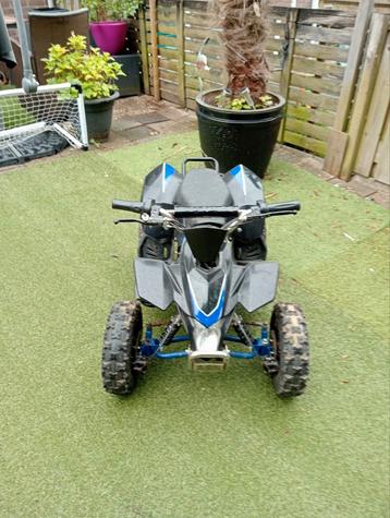 2 x elektrische kinder Quads in1 koop advertentie goed lezen beschikbaar voor biedingen