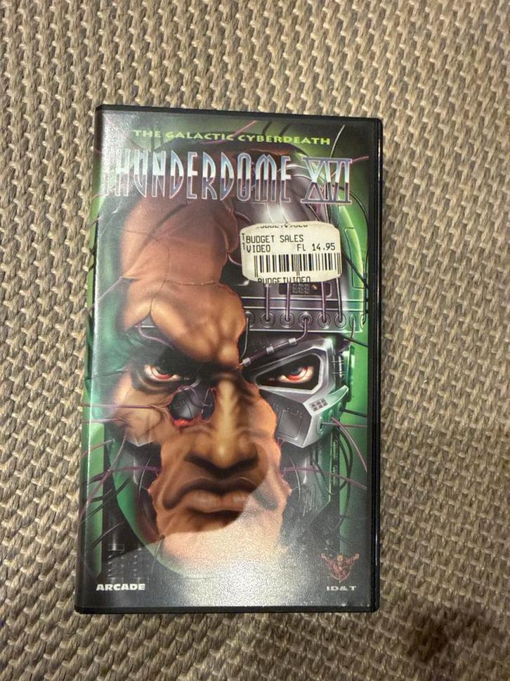 VHS Thunderdome XVI - Hardcore Sensatie!, Cd's en Dvd's, VHS | Documentaire, Tv en Muziek, Gebruikt, Alle leeftijden, Ophalen of Verzenden