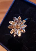 Swarovski Eternal Flower Ring - Maat 19, Sieraden, Tassen en Uiterlijk, Broches, Met kristal, Overige materialen, Geel, Minder dan 4 cm